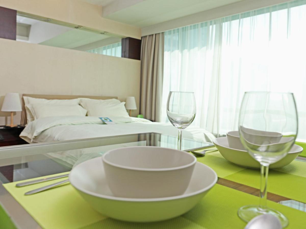 Shanghai Cosmo World Union Service Apartment Екстер'єр фото